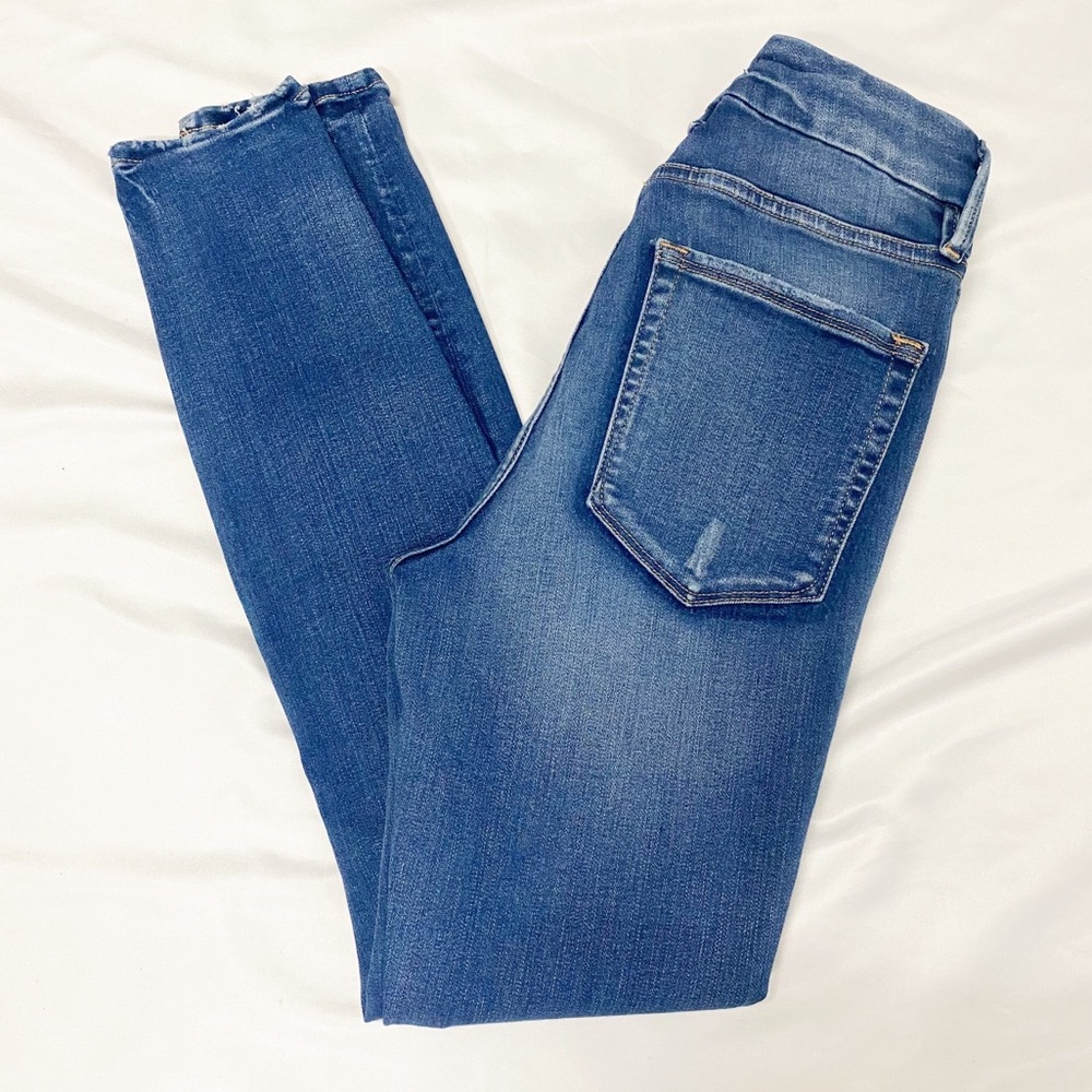 Good American Good Legs Crop Distressed Skinny Jeans - Picture 9 of 16